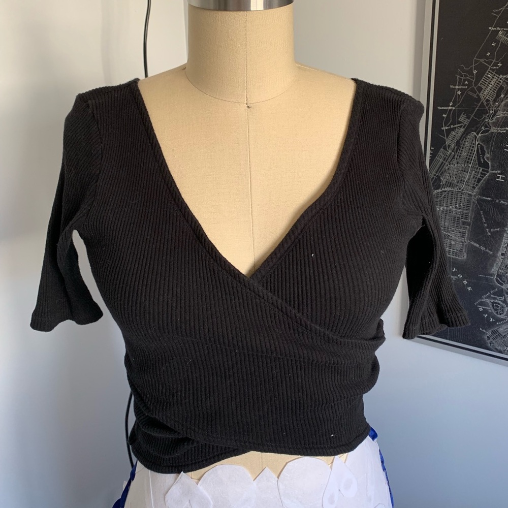 Hollister criss-cross crop top